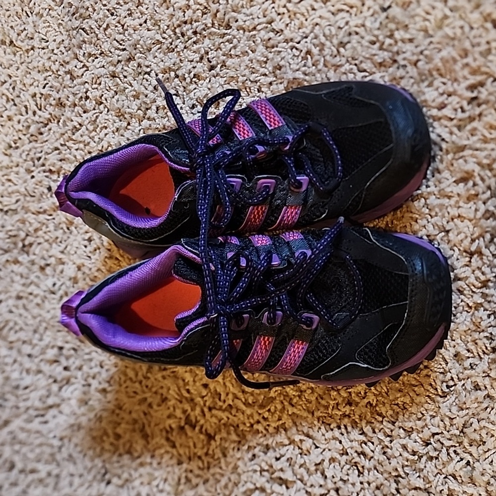 Adidas Kanadia TR5 Trail Running Black Purple with red G97045 Women’s 6 US.